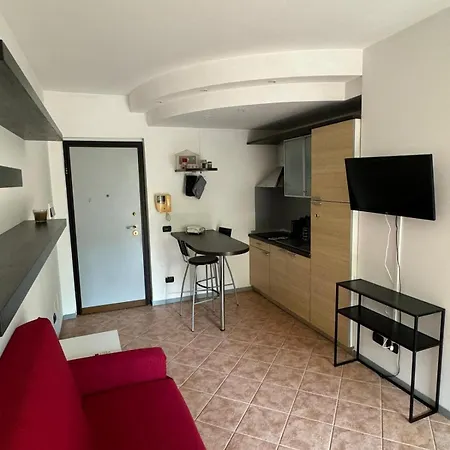 Centro Citta Con Posto Auto E Palestra Apartment Latina